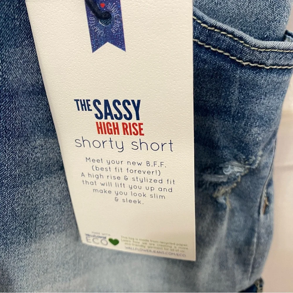 🌟NWT🌟 Wallflower High Rise Shorty Short - Picture 6 of 6